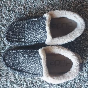 Hey Dude women's boots. Size 9